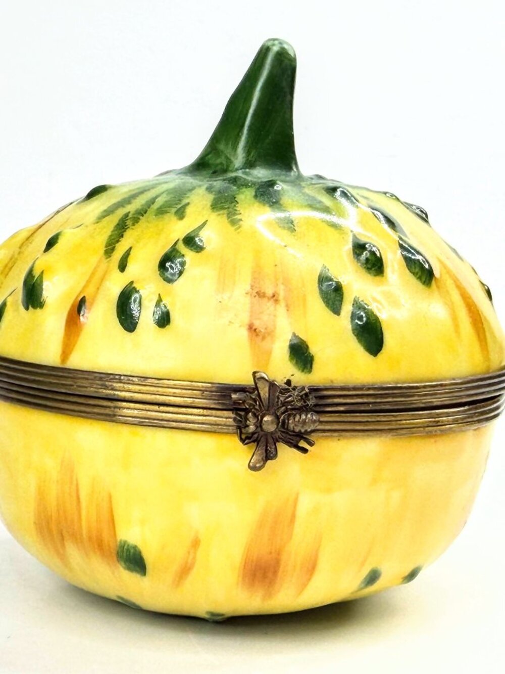Vintage Limoges France Parry Vieille Yellow Melon Trinket Box Bee Clasp A1068